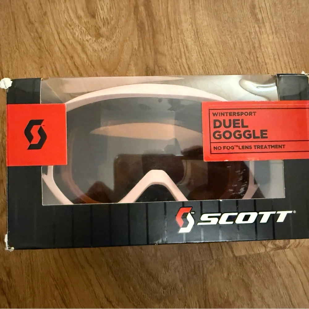 Ski goggles new in box
